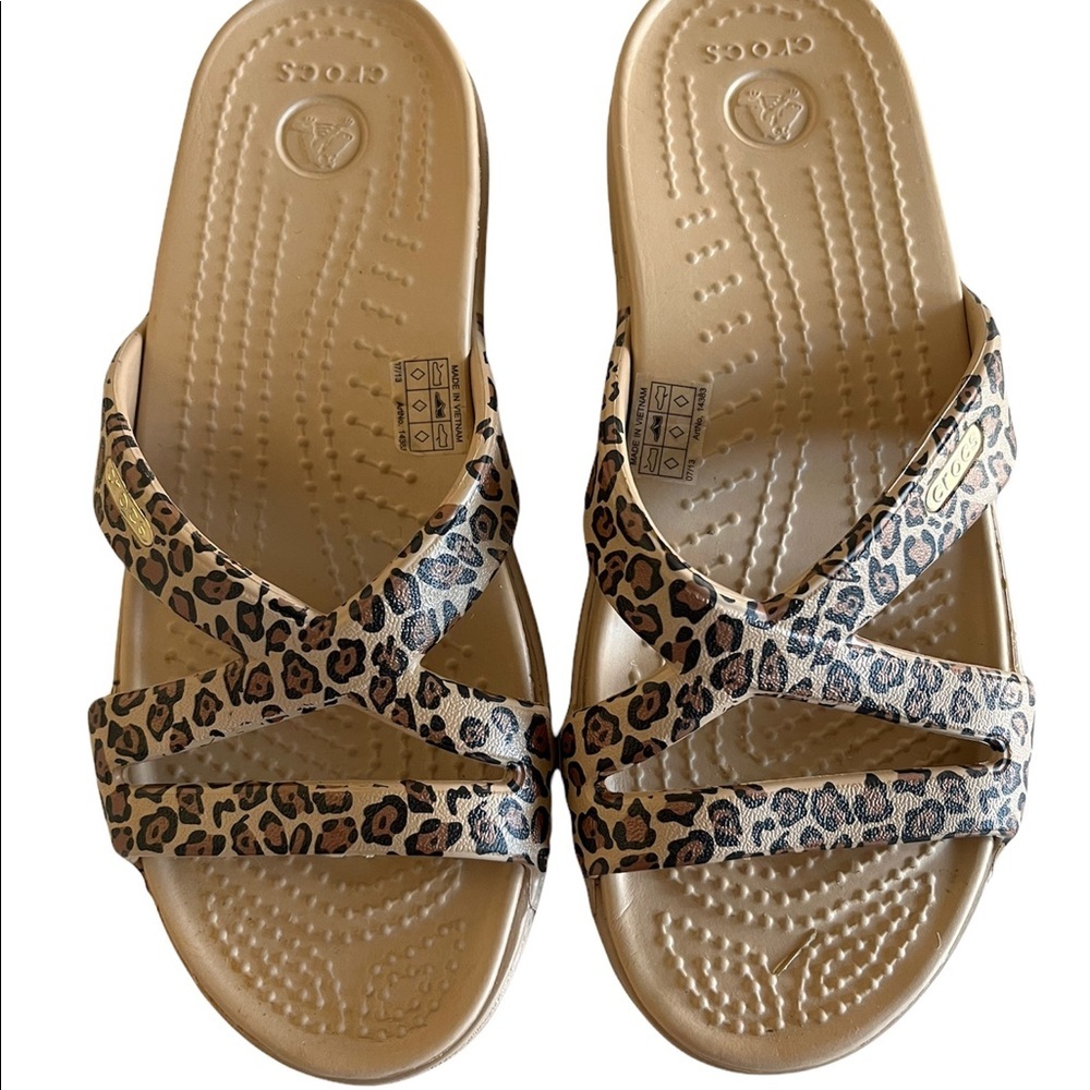 Women's/Girl's CROCS PATRICIA II wedge sandals size 4 in excellent shape